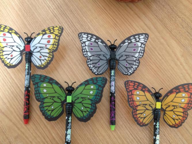 供应:热销 蝴蝶笔 情侣 带磁铁 多功能造型笔 卡通笔 学生笔中性