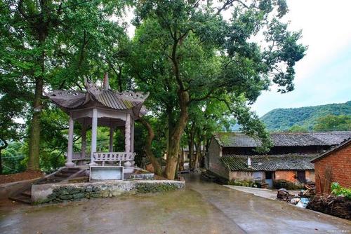 惬意的生活哪里有,去大冶的这座古村走一走,吃吃土菜