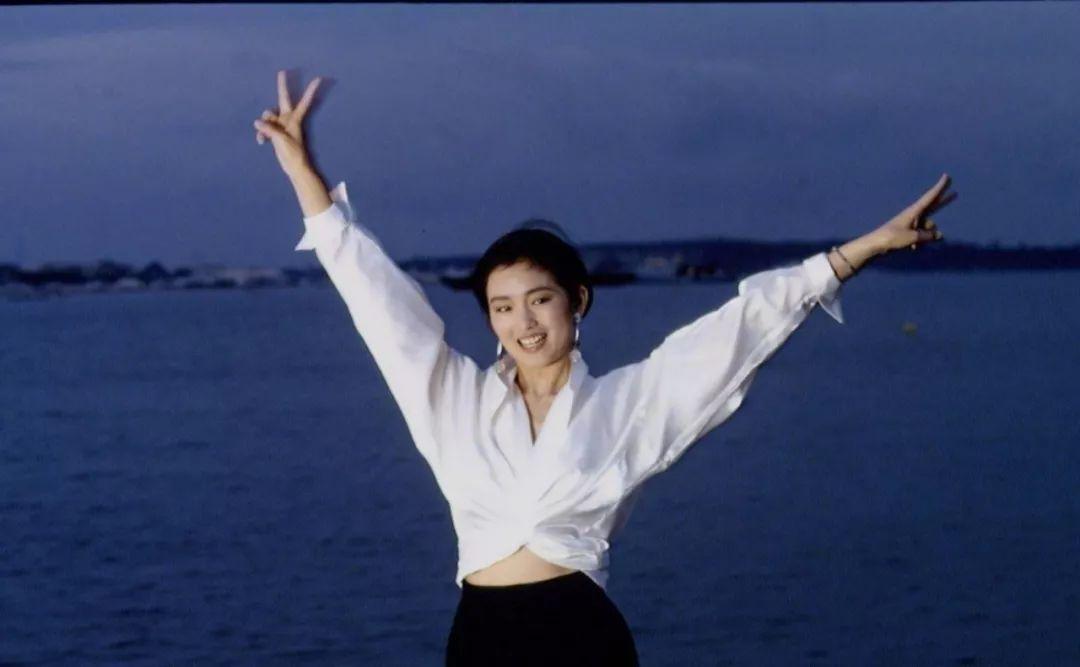 曾被忽视的冯女郎模仿巩俐博关注?网友:东施效颦了