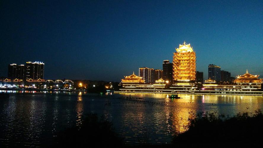 四川省眉山市东坡区春晓街靠近东坡城市湿地公园-眉山