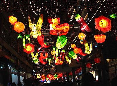 大连日报  钱夙伟   受上海外滩踩踏事故的影响,杭州等地今年元宵取消