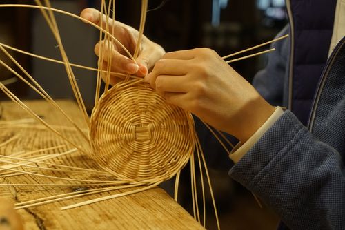 跟猪小乐学藤编|感受传统手工艺的乐趣