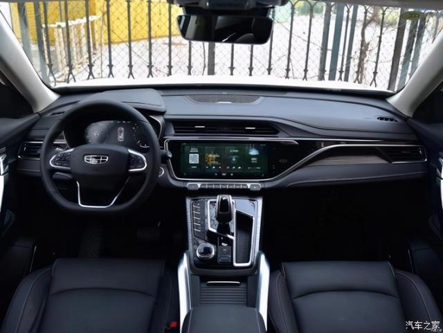 2020款博越pro 外观大气提供1.5t和1.8t