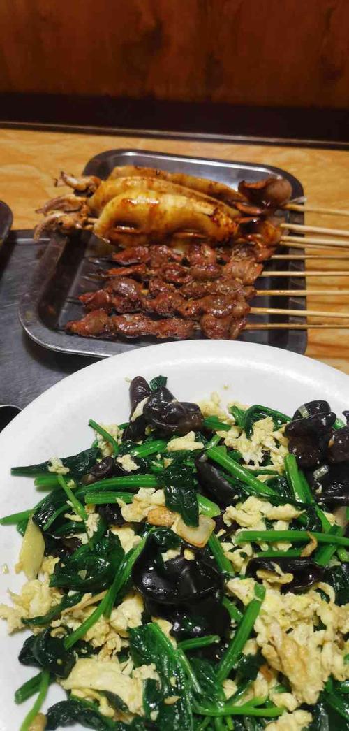 白老太太饭店(新石中路店)-"烧烤的味道很地道,多年的老店啦.