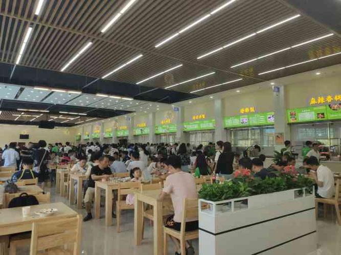 武汉理工大学余家头校区学生1食堂