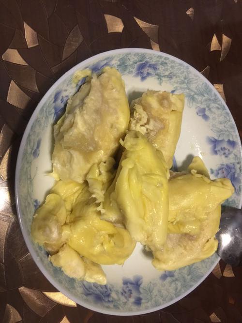 榴莲破开来果肉的核部有些发黑,如照片,是不是坏了?