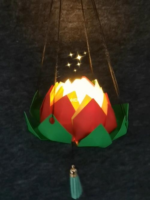 8张方形彩纸就能制作.#中秋节  #荷花灯  #我的手工日常  #手工