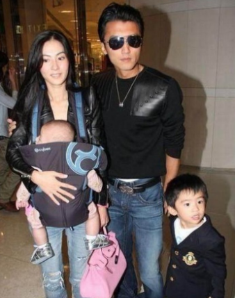 谢霆锋经历5段感情与王菲辗转复合20年近日谈感情暗讽张柏芝