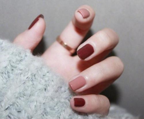 跳色净版美甲图片跳色美甲图片显手白4