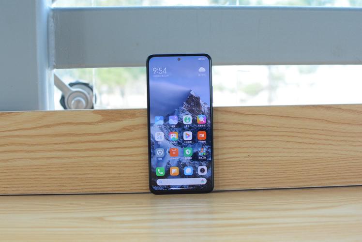 卢伟冰回应note 11 pro系列配置缩水;红米k40s下月发布