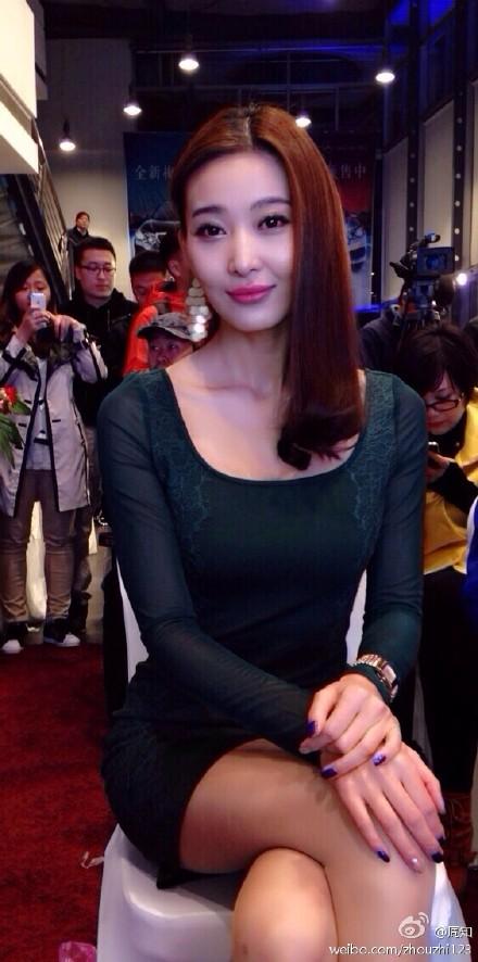 最新快手王小佳老公封振华照片