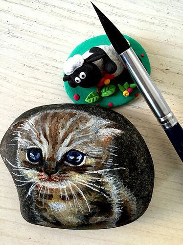 在平淡上烙印精彩|石头画——萌猫诞生记