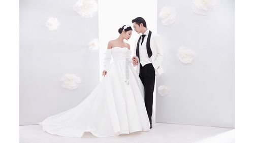 样片摄影师阿河的婚纱摄影作品《高定婚纱照》