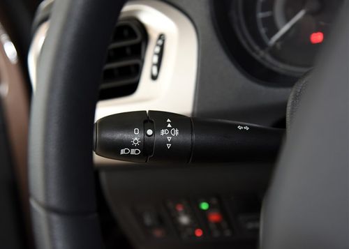 东风标致301灯光总开关在哪