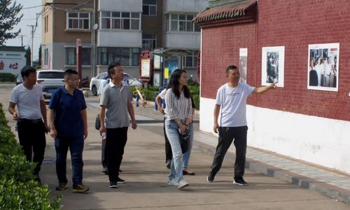 "全国民主法治示范村(社区)"称号的 泽州县巴公镇南山村 和 沁水县郑