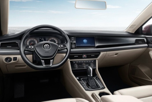 另外, 朗逸plus增加了主动刹车,多次防碰撞预警,acc自适应巡航等配置.