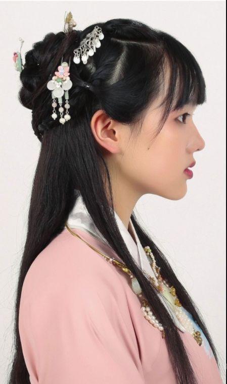 神话素素造型少女对称垂发
