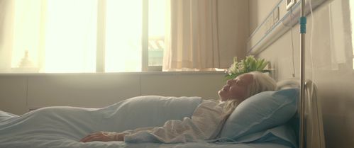 病床上的老人_3840x1608_高清视频素材下载(编号:2336032)_实拍视频