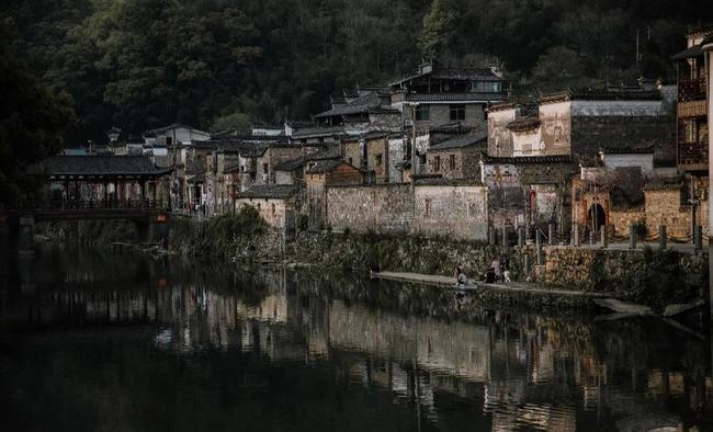 梦里江南人少小众的神仙古镇瑶里这座隐匿在青山绿水的小镇