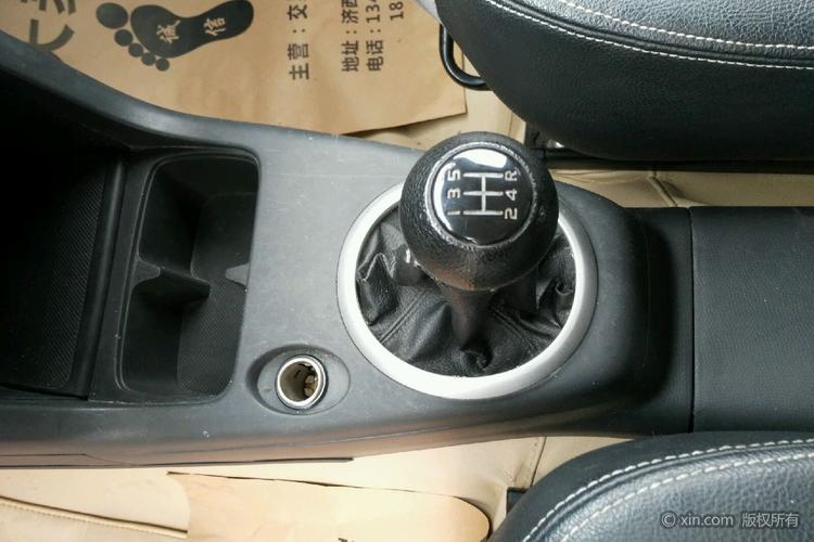 铃木雨燕档把特写