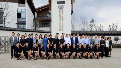 滋养生命 载梦飞翔——都江堰市万汇学校与成都航空有限公司达成战略