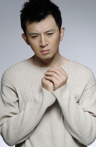 郭家铭阳光帅气写真演绎不一样的肖童