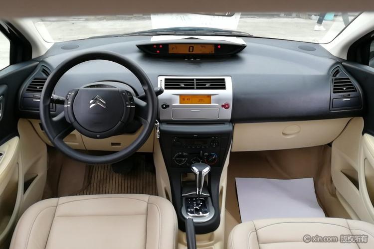 雪铁龙世嘉完整中控台全景