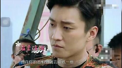 乔任梁生前最后综艺曝光 脖子上有明显伤痕用胶布遮盖