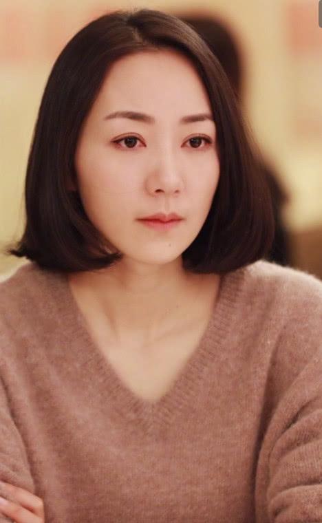 韩雪剪了个短发,瞬间老了不只十岁,网友:这才是35岁该