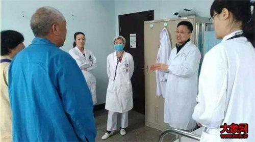 赖春涛教授向家属交代注意事项