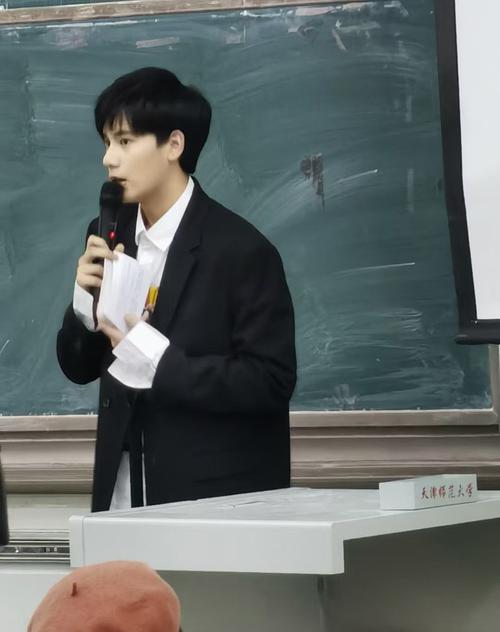 开一个瘦了的胡先煦图楼(其实弟弟现在挺有苏感的)