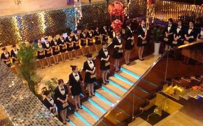 郑州皇家一号内部图曝光有数百女公关