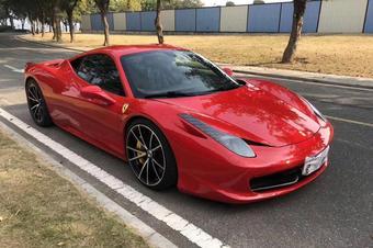为何有钱人喜欢买二手车,200万买台法拉利458值不值?