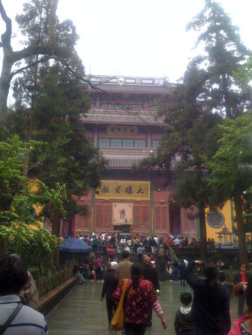 雨中的灵隐寺