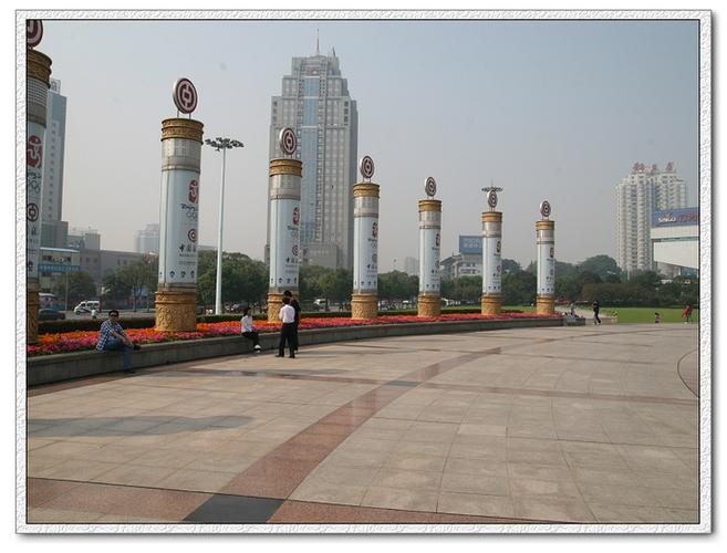 武汉洪山广场 (共 8 p)