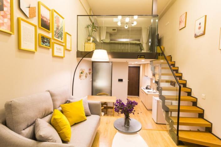 【青岛蓝海明珠loft度假公寓】地址:四川路23号金茂湾