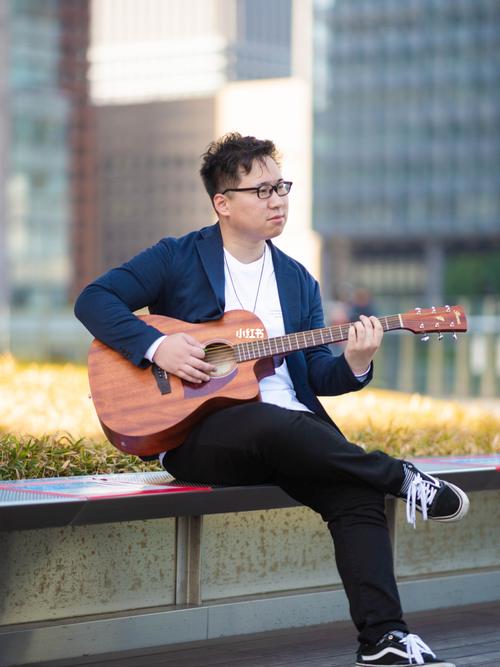 东京站吉他少年_吉他_写真_日本_吉他手写真_娱乐_音乐