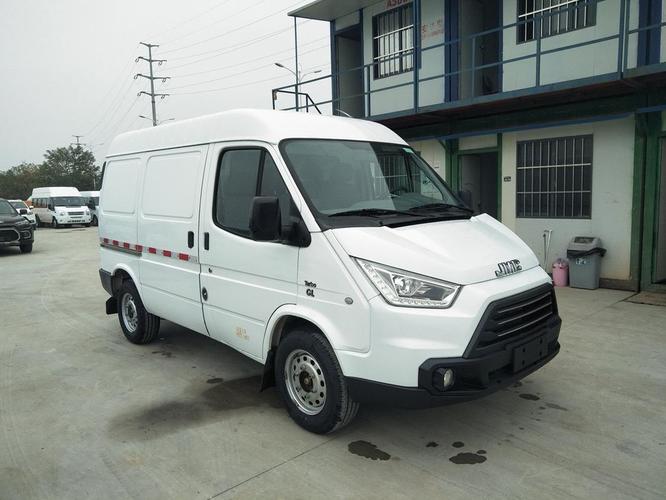 南昌未上牌江铃特顺3座短轴白色手动挡