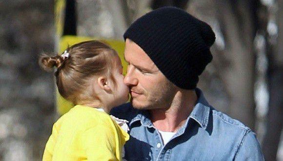 贝克汉姆爱女成痴嘴对嘴亲吻引起争议10岁的小七是个美人胚子