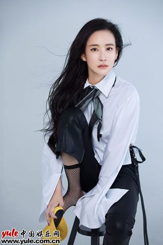 郭柯彤大气温婉写真曝光 演绎英气仙气并存轻熟女