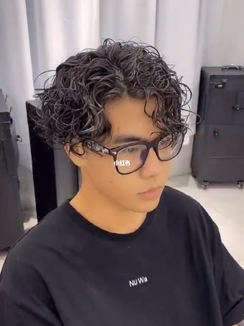 男生羊毛卷烫发 适合13~35岁的小奶狗_发型_羊毛卷