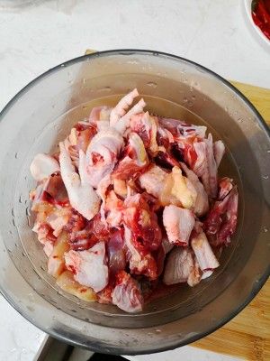 三黄鸡剁小块