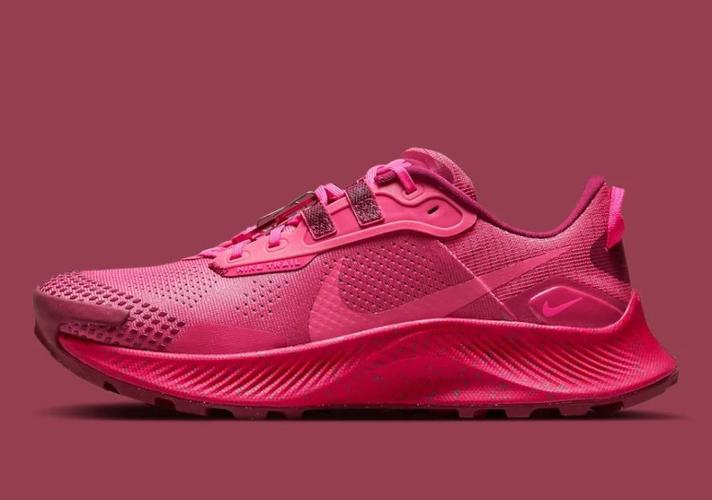 鞋讯| nike pegasus trail 3 配色采用"archaeo pink"