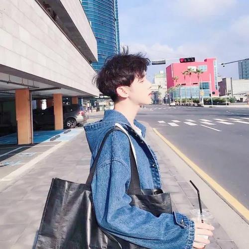 有哪些男孩子用的干净头像