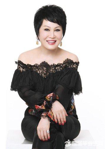 靳羽西个人简历