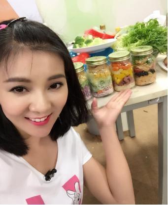 周姝含执筒酷6网《五分钟》直播生活宝典