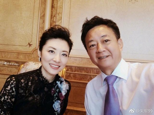 朱军为老搭档周涛庆生:""18岁"生日快乐!