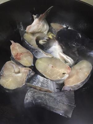 【红烧鮰鱼的做法步骤图,红烧鮰鱼怎么做好吃】羡慕97