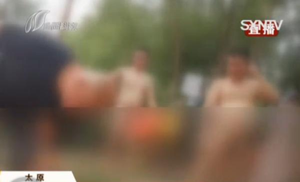 再现野泳!市民肆意下河,裸泳爱好者不计其数