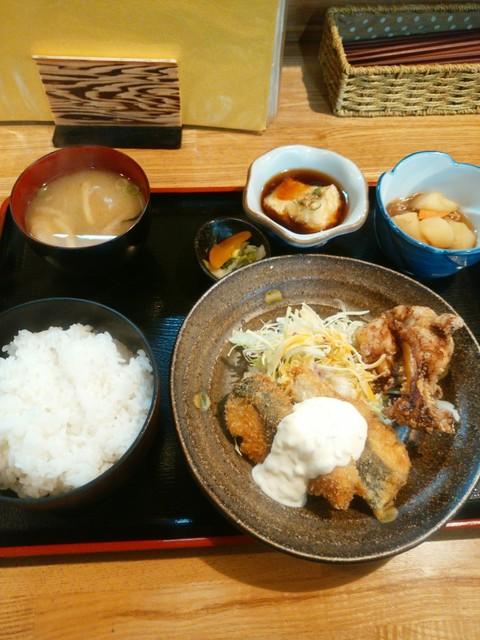 酒房 三日月食堂 - 日替定食大盛り